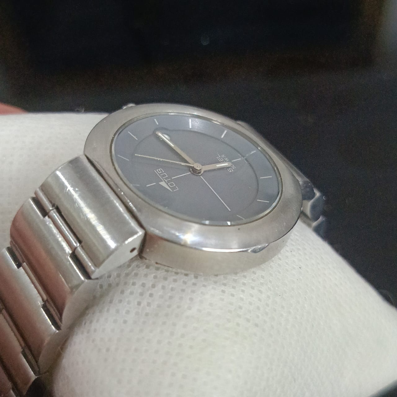 Montre lotus homme original