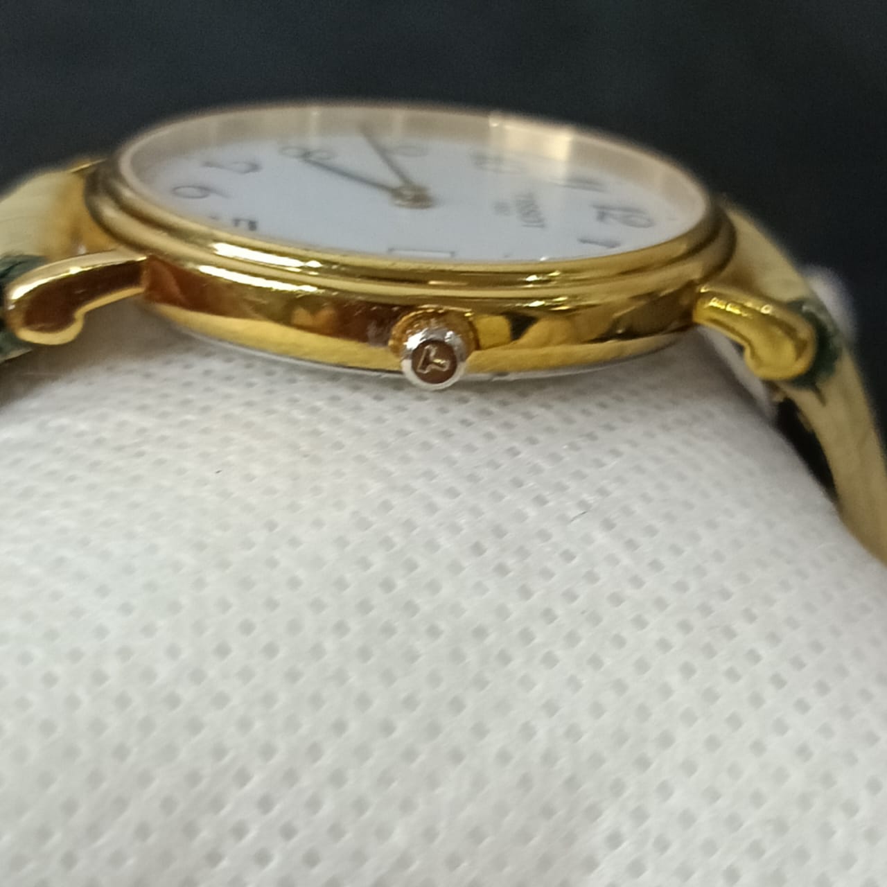 Montre Tissot Quartz extra plat