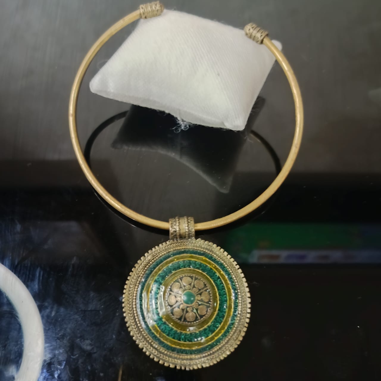 عقد انتيك نحاس