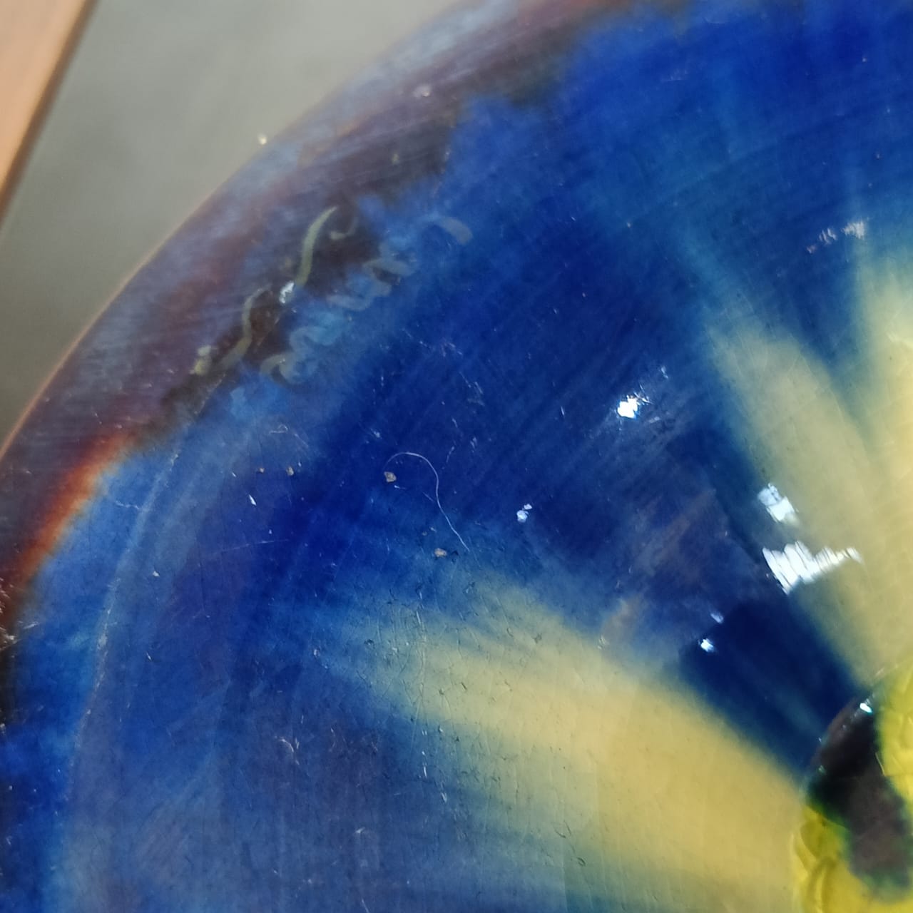 Ancien vase signé