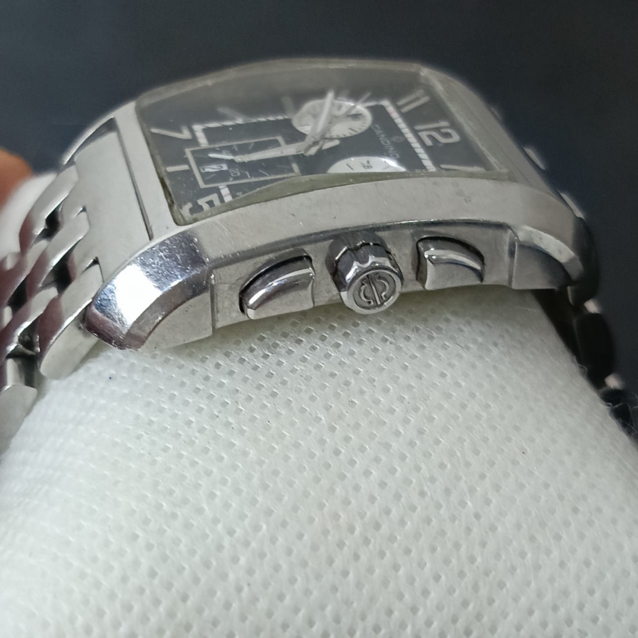 Montre candino suisse
