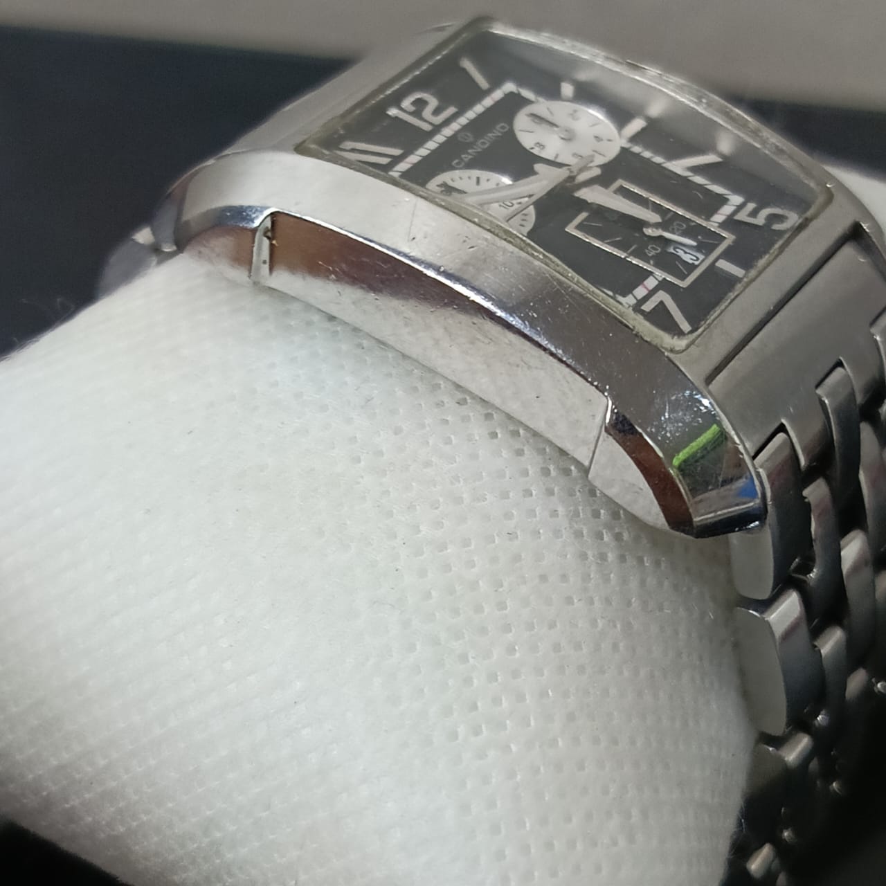 Montre candino suisse