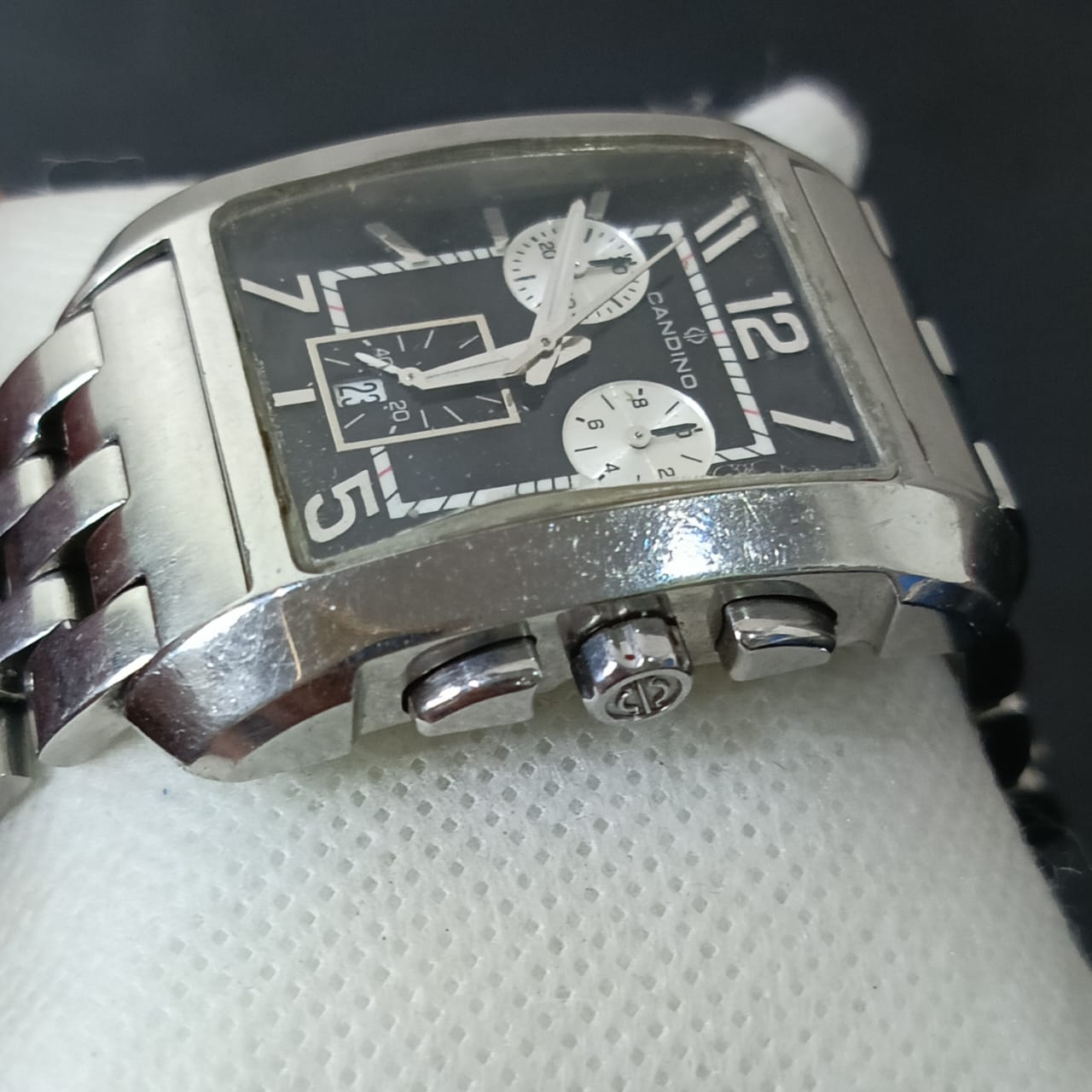 Montre candino suisse