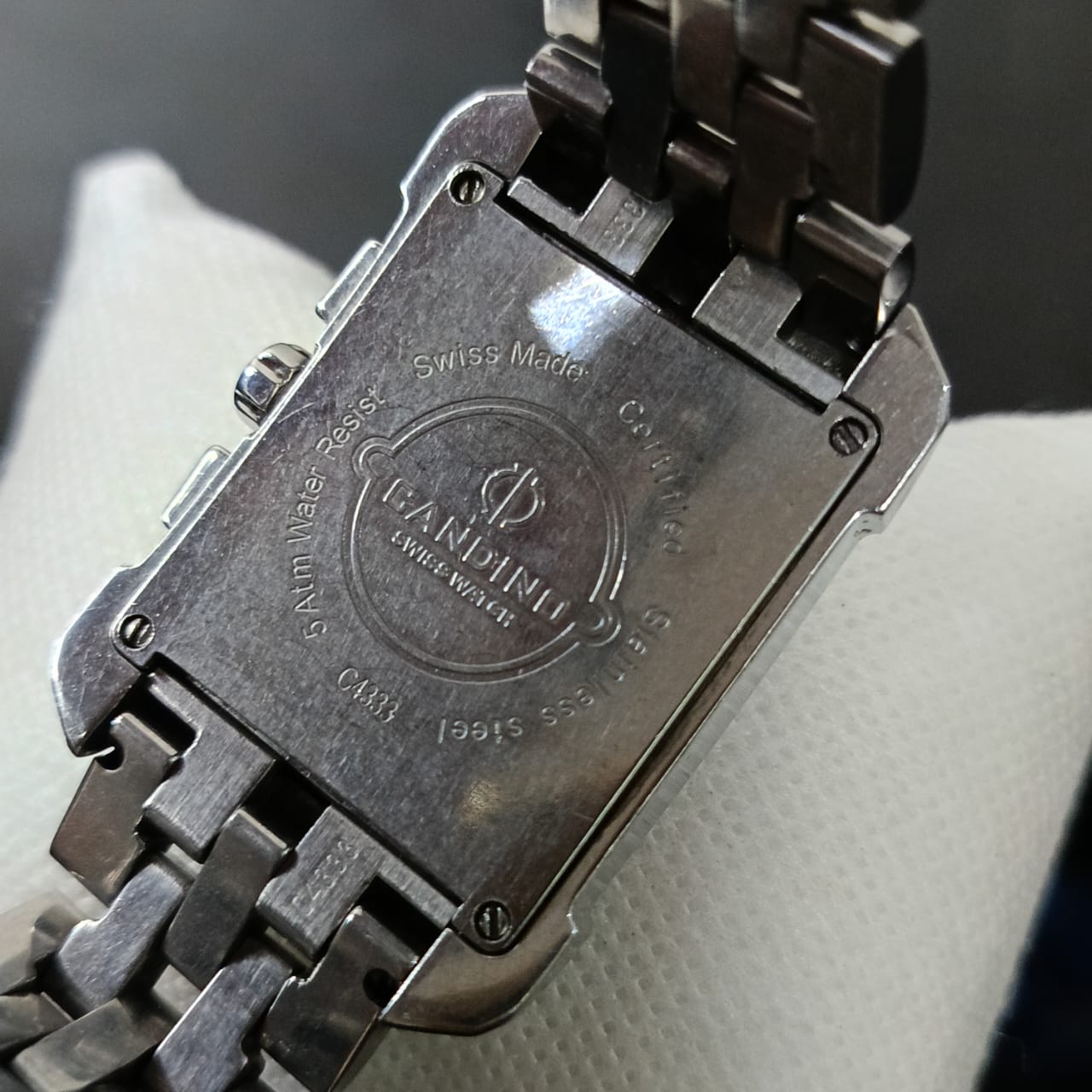 Montre candino suisse