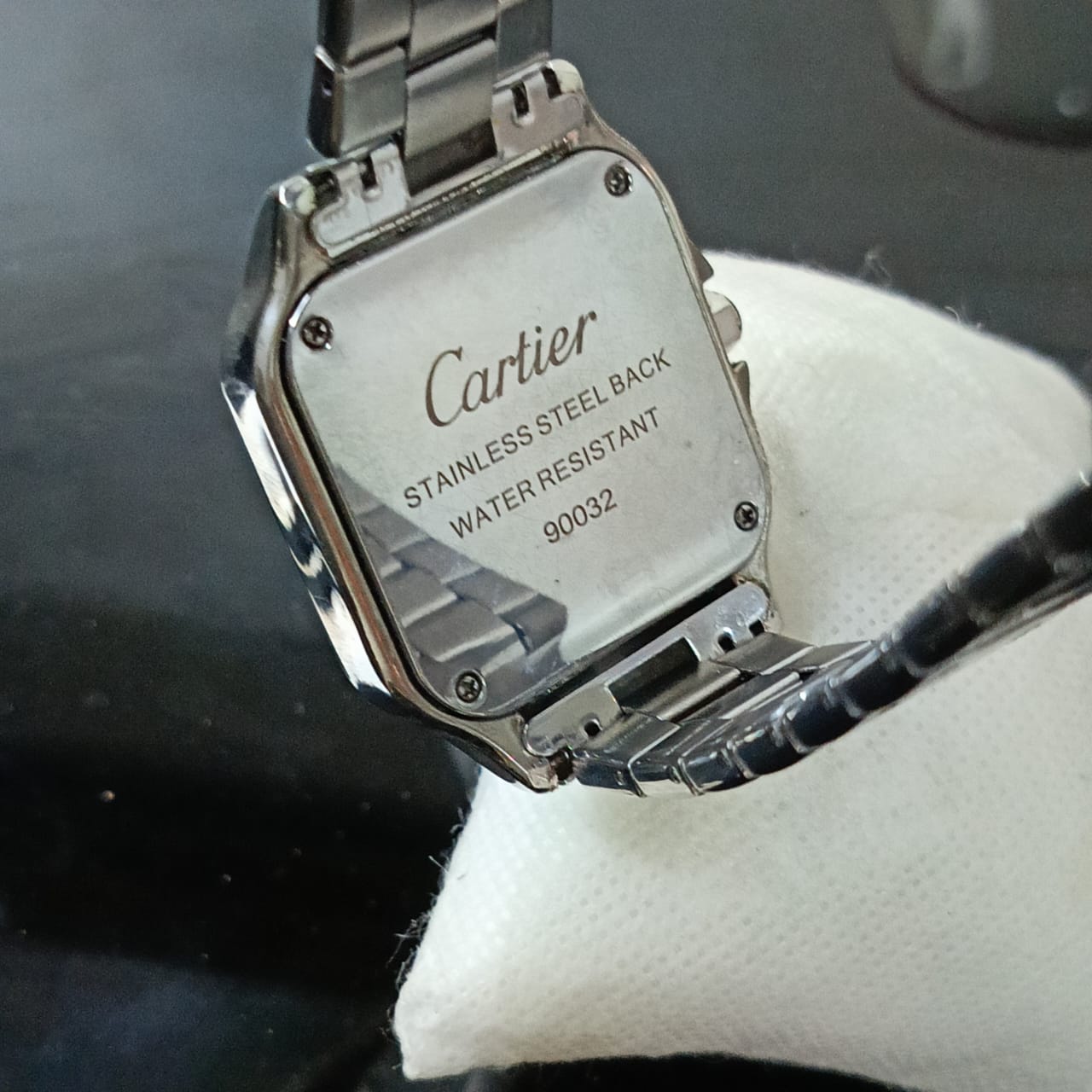 Montre quartz neuf