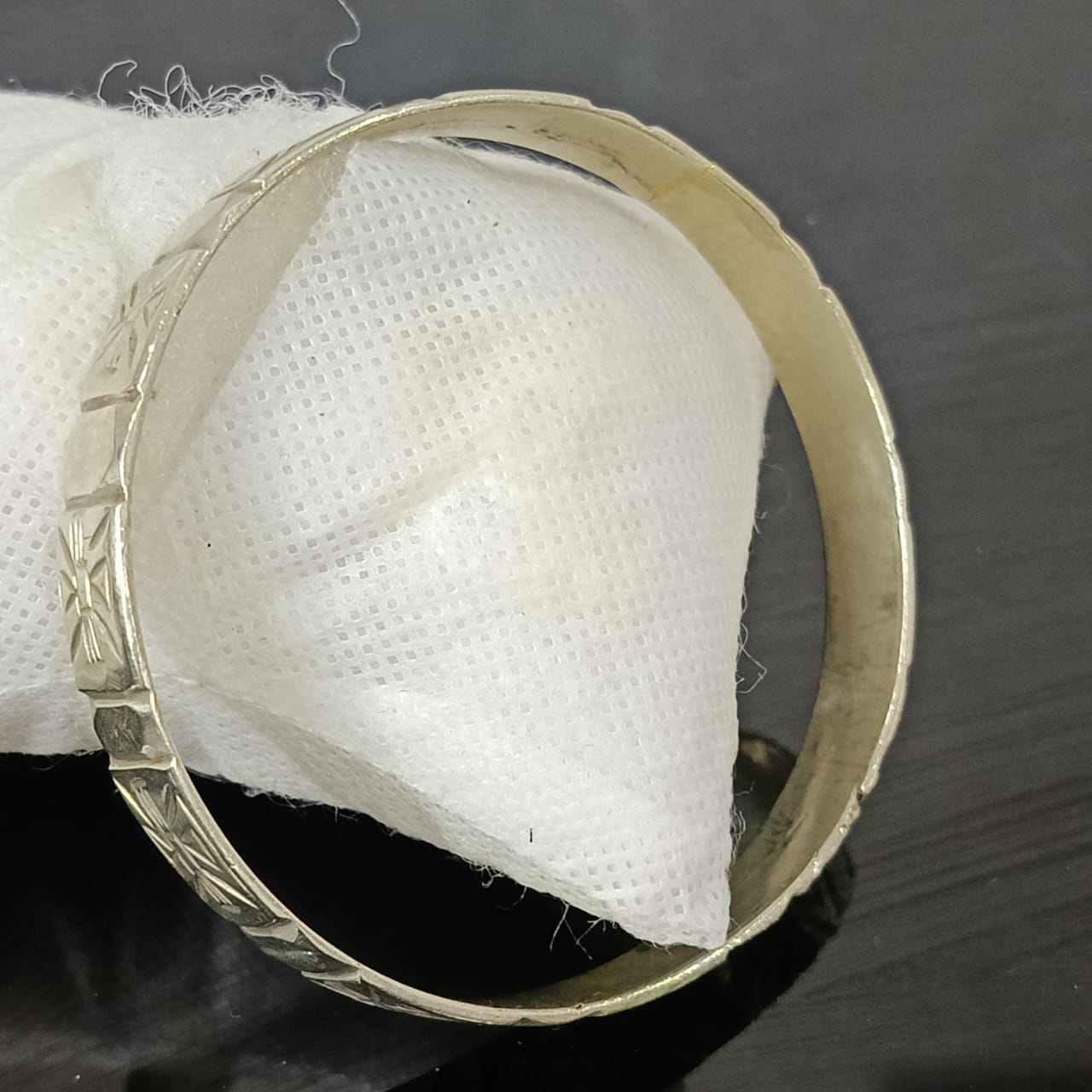 سوار معدني تحفة