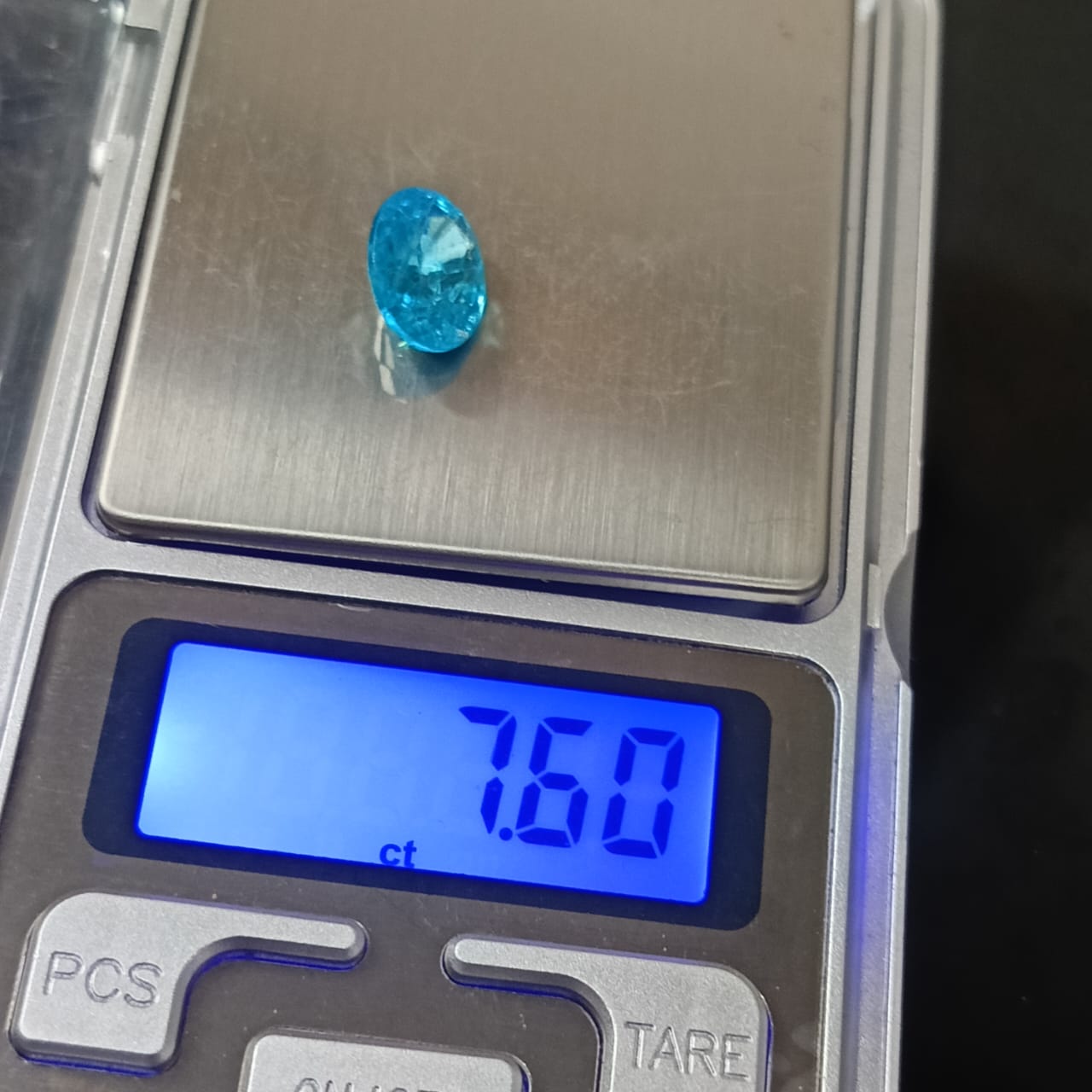 حجر توباز أزرق