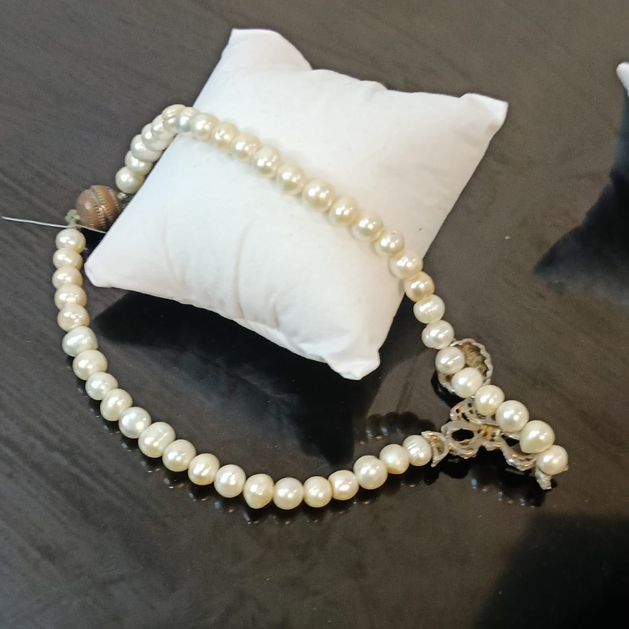 عقد لؤلؤ طبيعي صغير