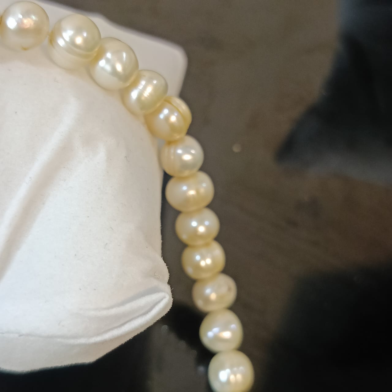 عقد لؤلؤ طبيعي صغير