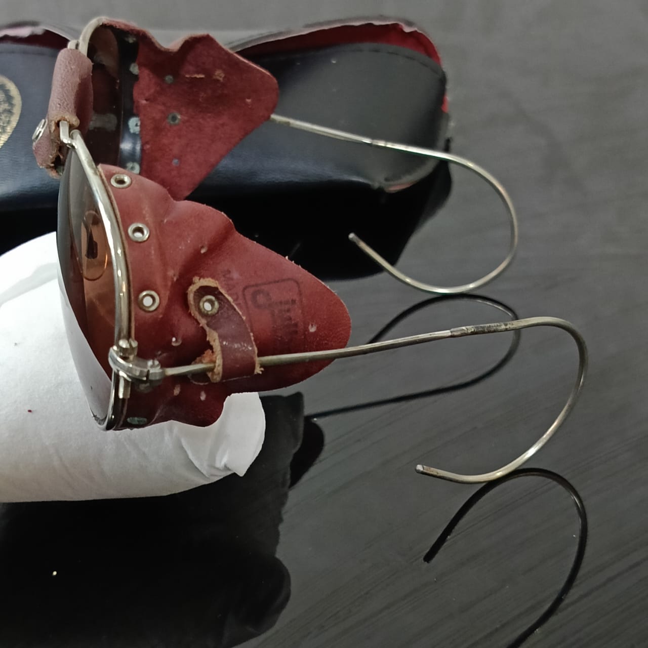 Lunette rare vintage original en cuir