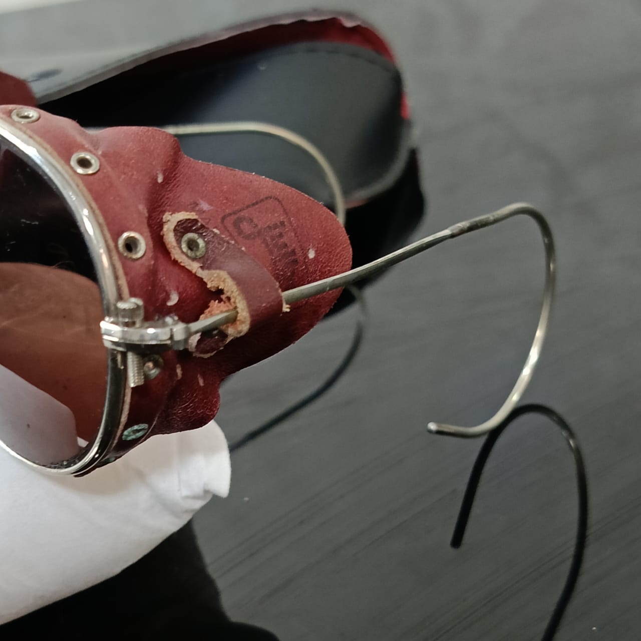 Lunette rare vintage original en cuir