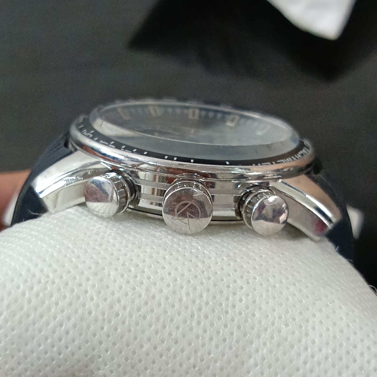 Montre rovina Suisse chronographe original