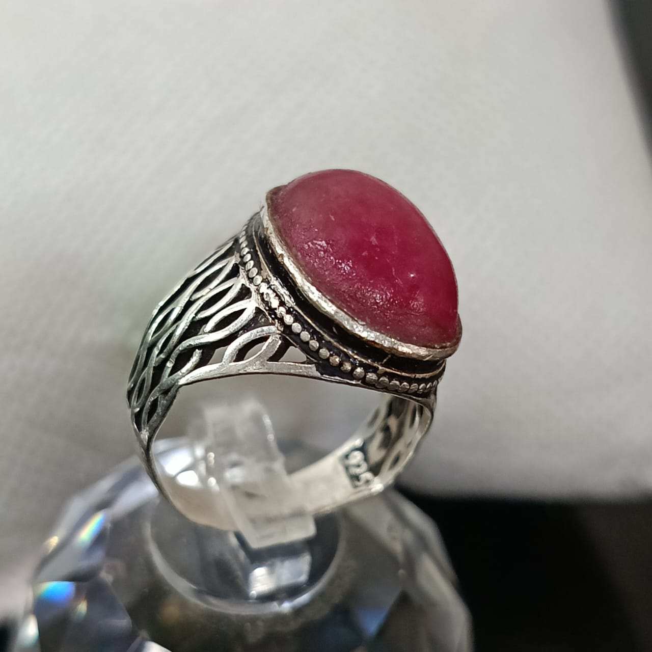 خاتم فضة بحجر ياقوت