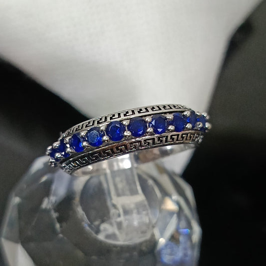 خاتم فضة مرصع بالأحجار كريمة