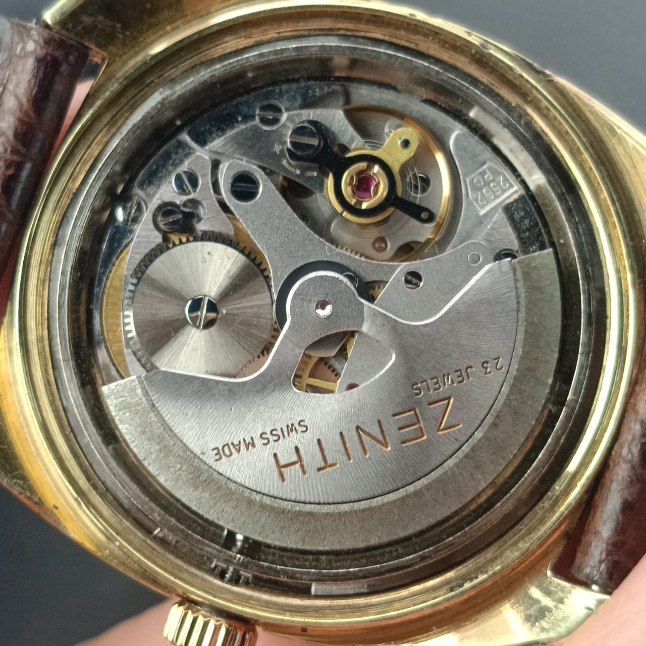 Montre Zenith automatique original plaqué or vintage