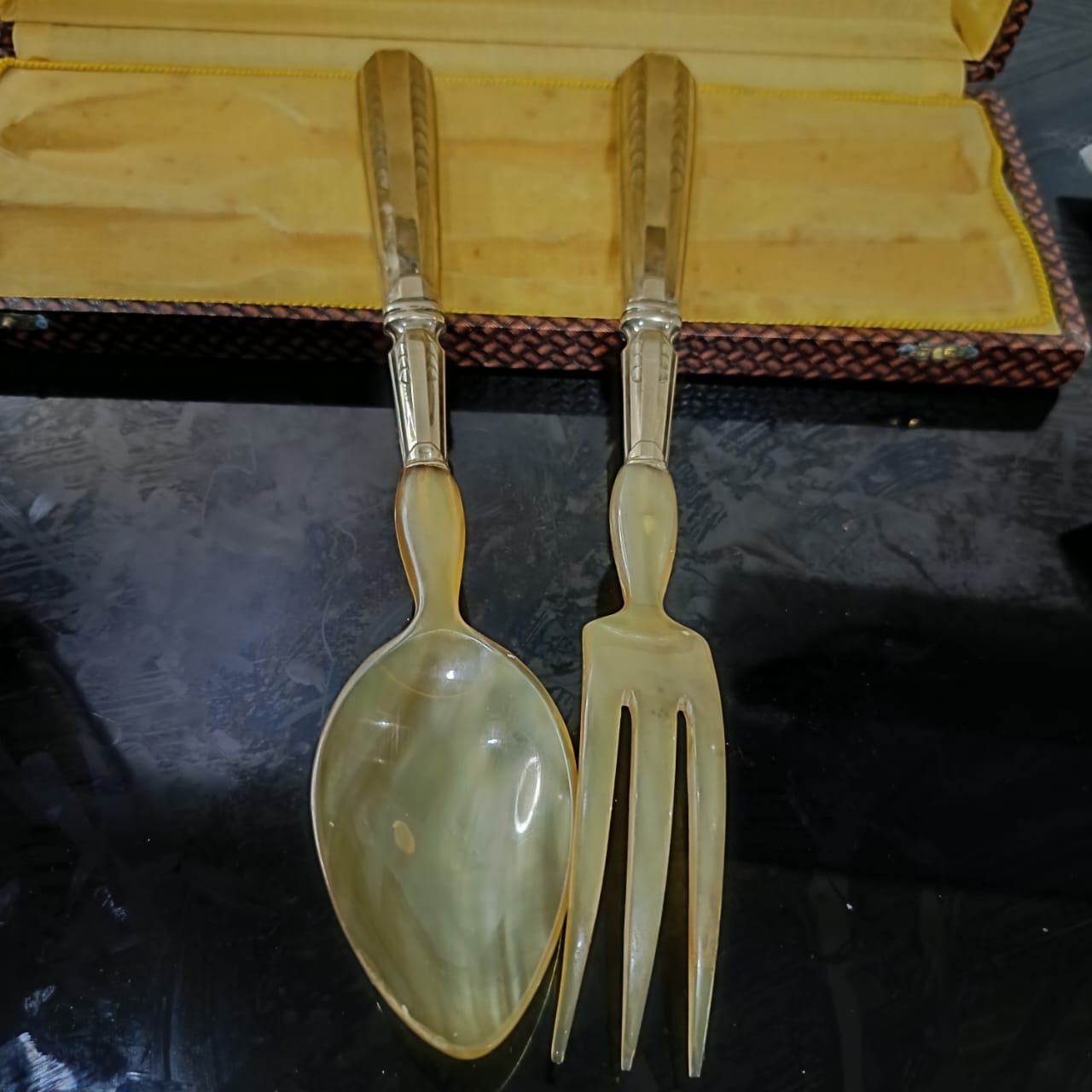 Ancien coffret argenté
