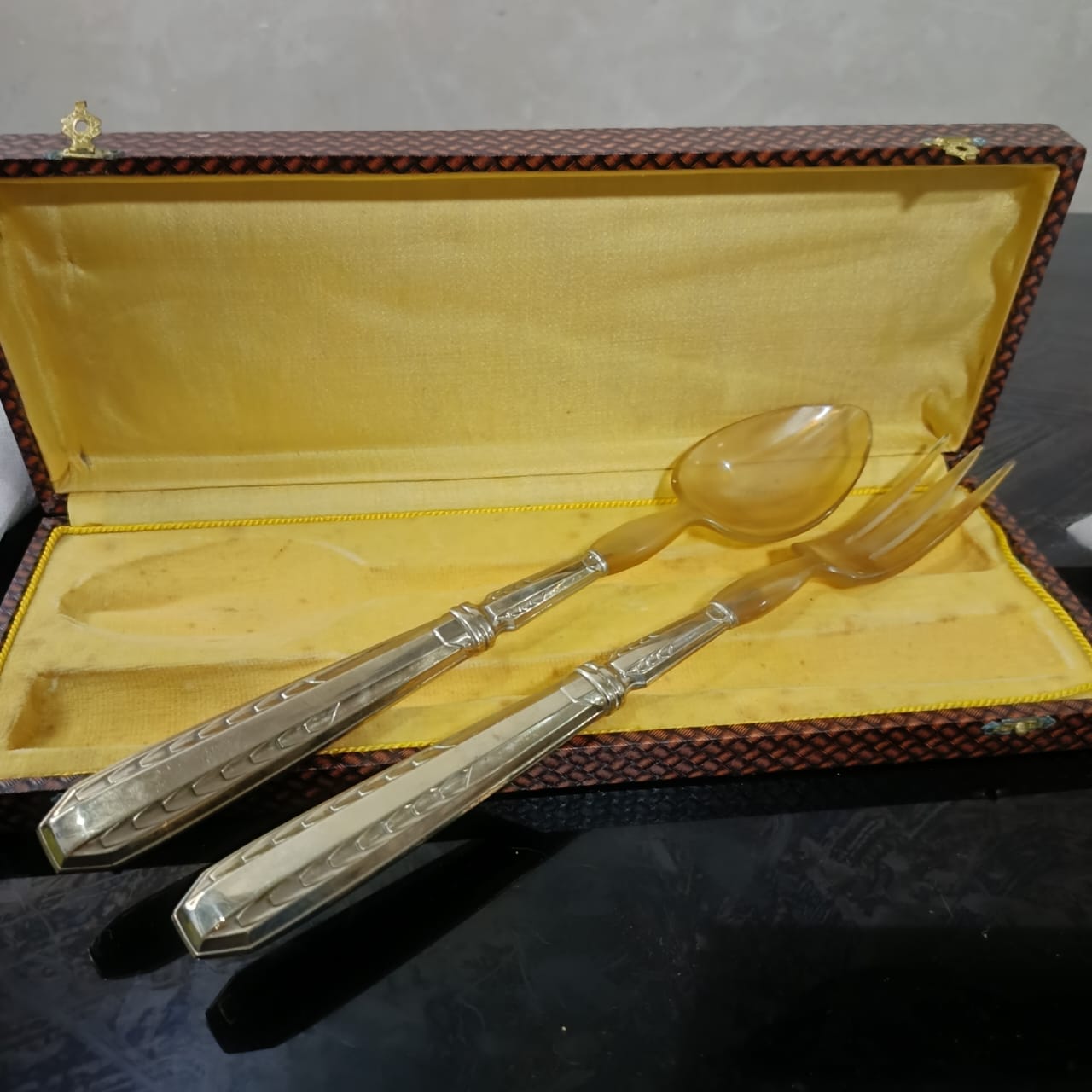 Ancien coffret argenté