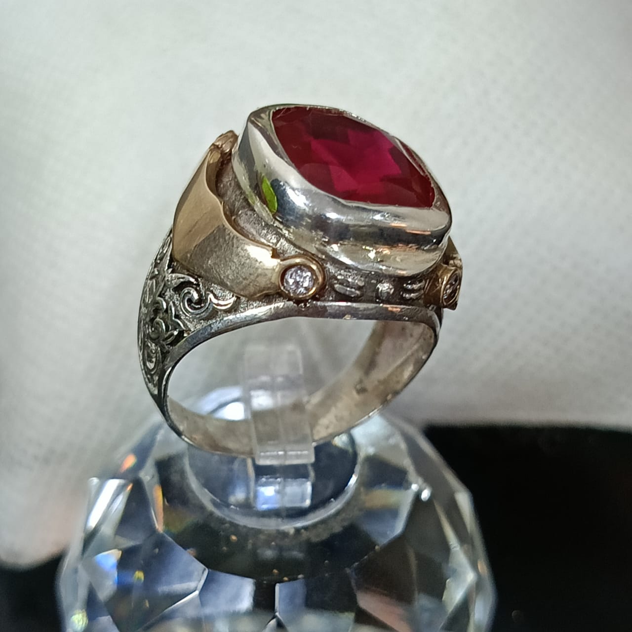 خاتم فضة بحجر ياقوت تحفة