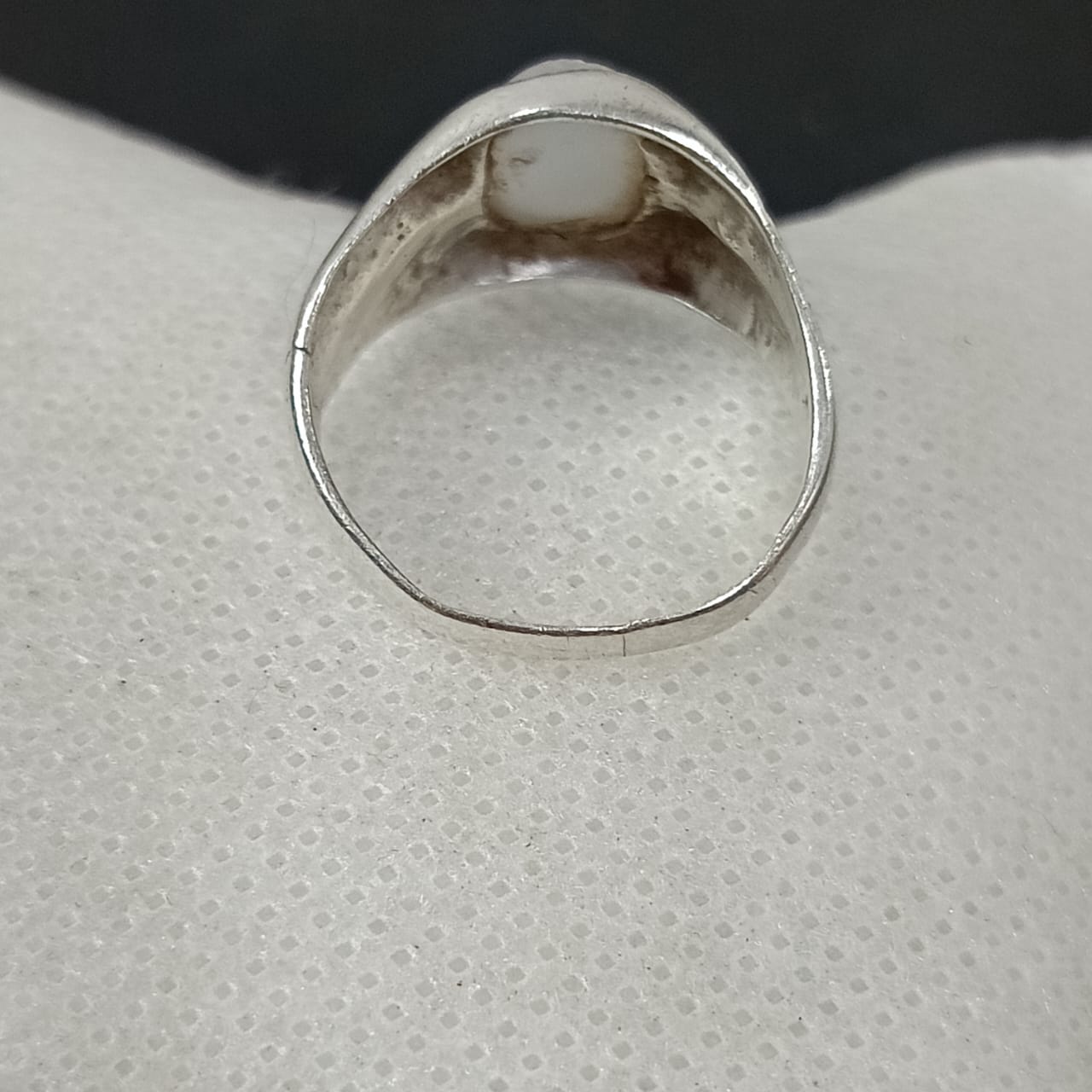 خاتم فضة بحجر عقيق أبيض