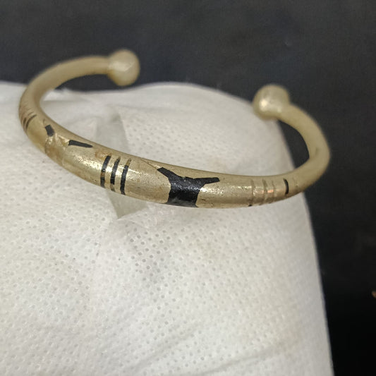 سوار نحاس عتيق