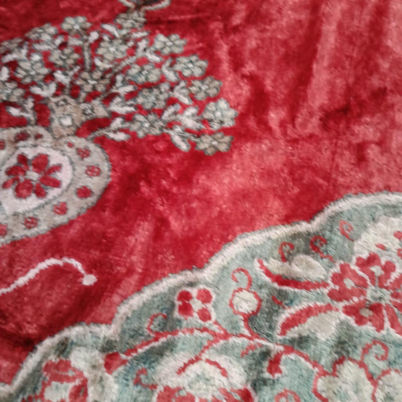 Ancien tapis rouge vintage original