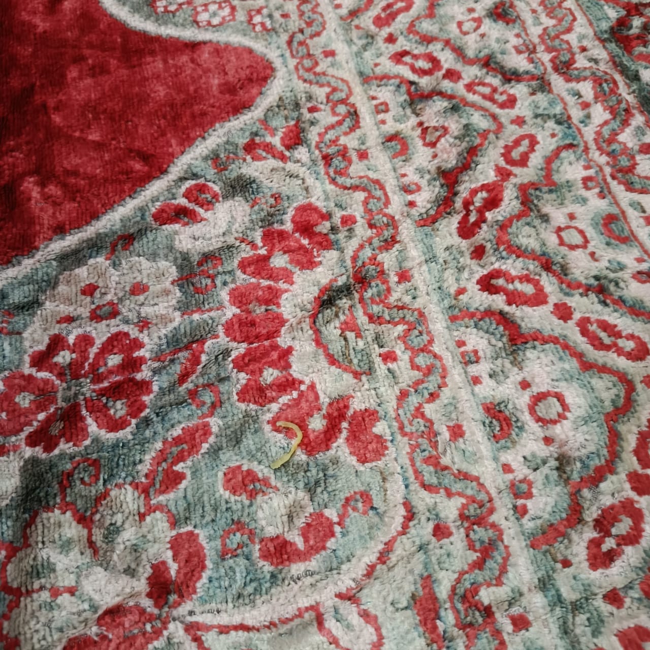 Ancien tapis rouge vintage original