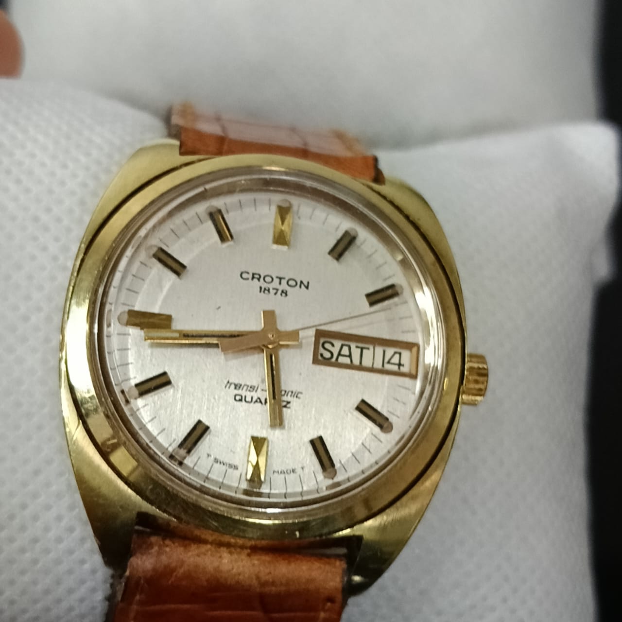 Montre croton 1878 suisse électro Quartz plaqué or