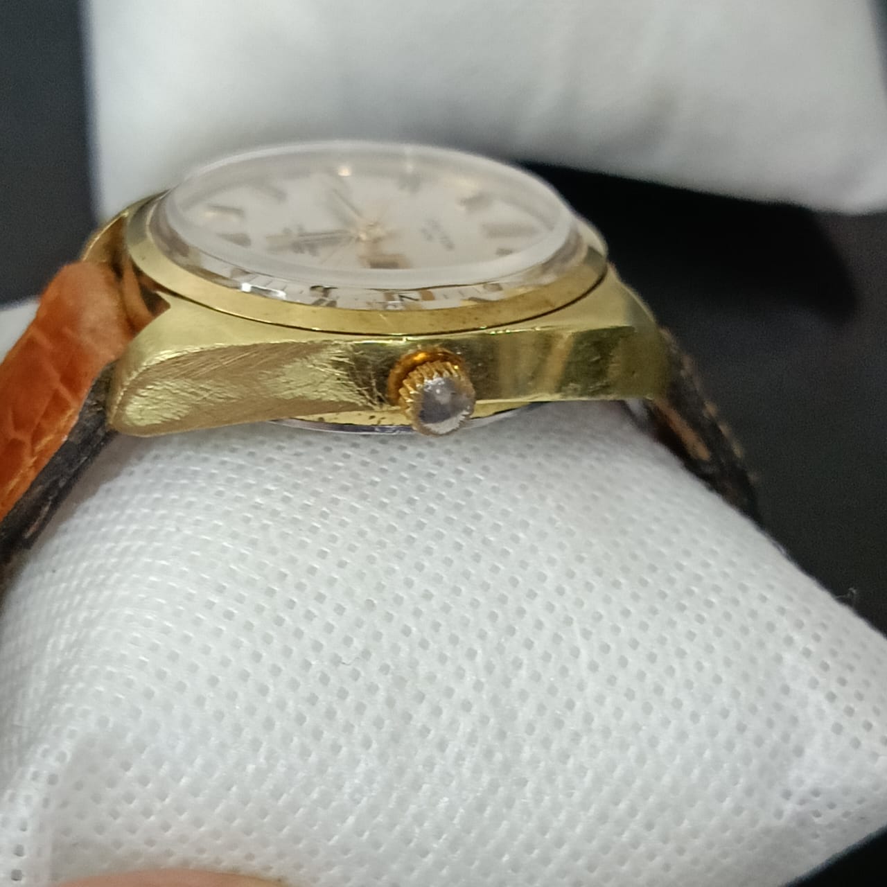Montre croton 1878 suisse électro Quartz plaqué or
