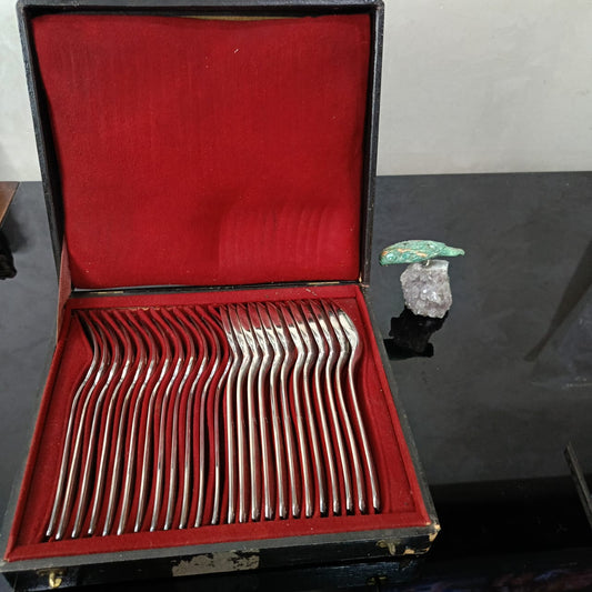 طقم مميز معالق وأشواك تحفة تغليف قوي فضة