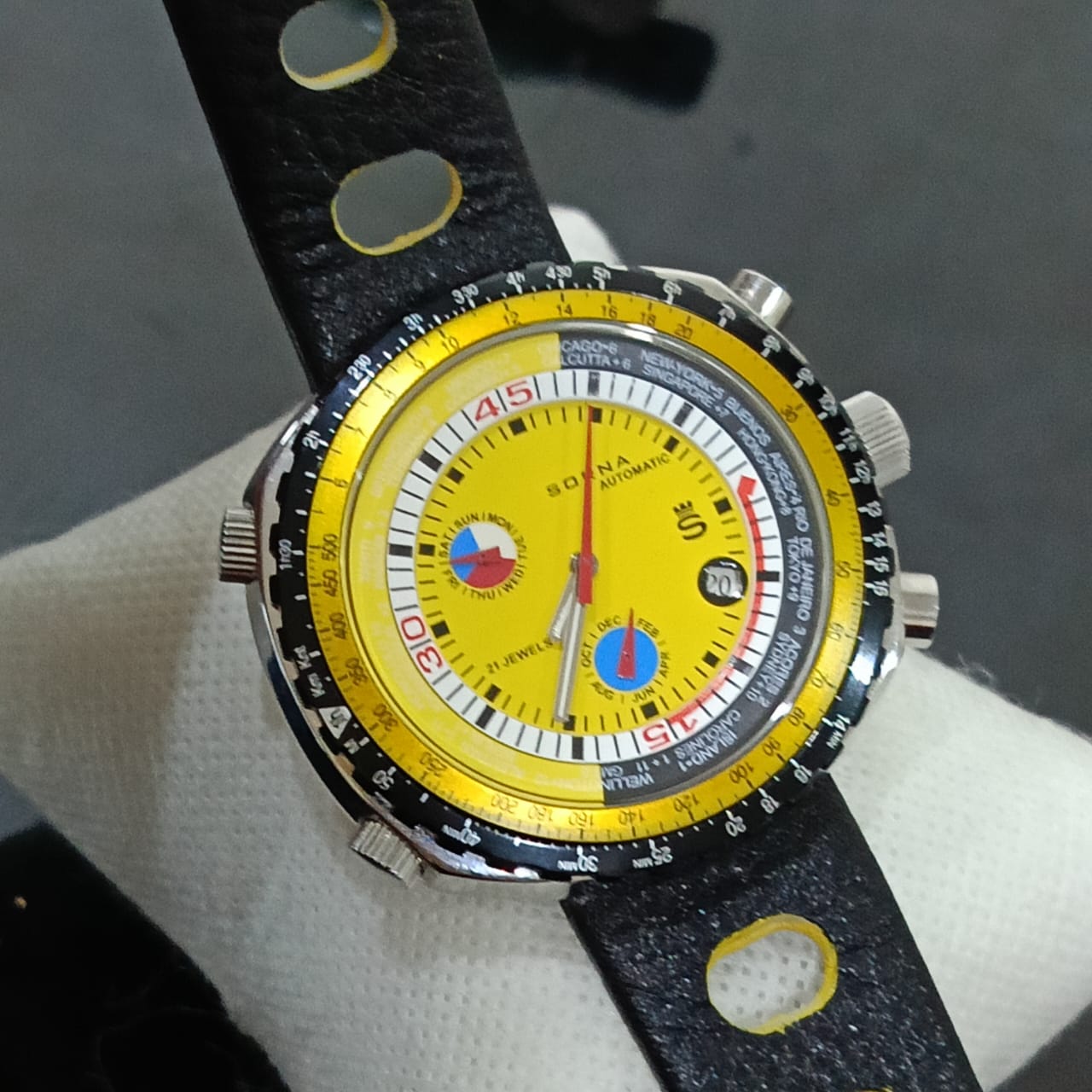 Montre sorna automatique original neuf