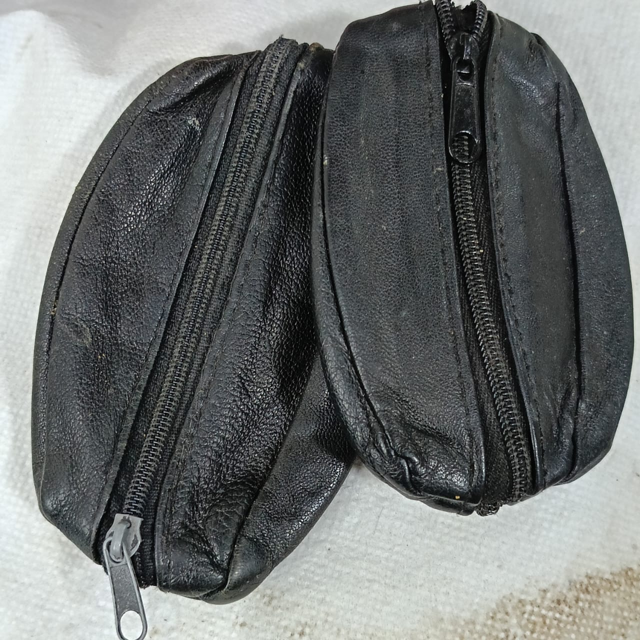 02 portefeuille ancien en cuir vintage