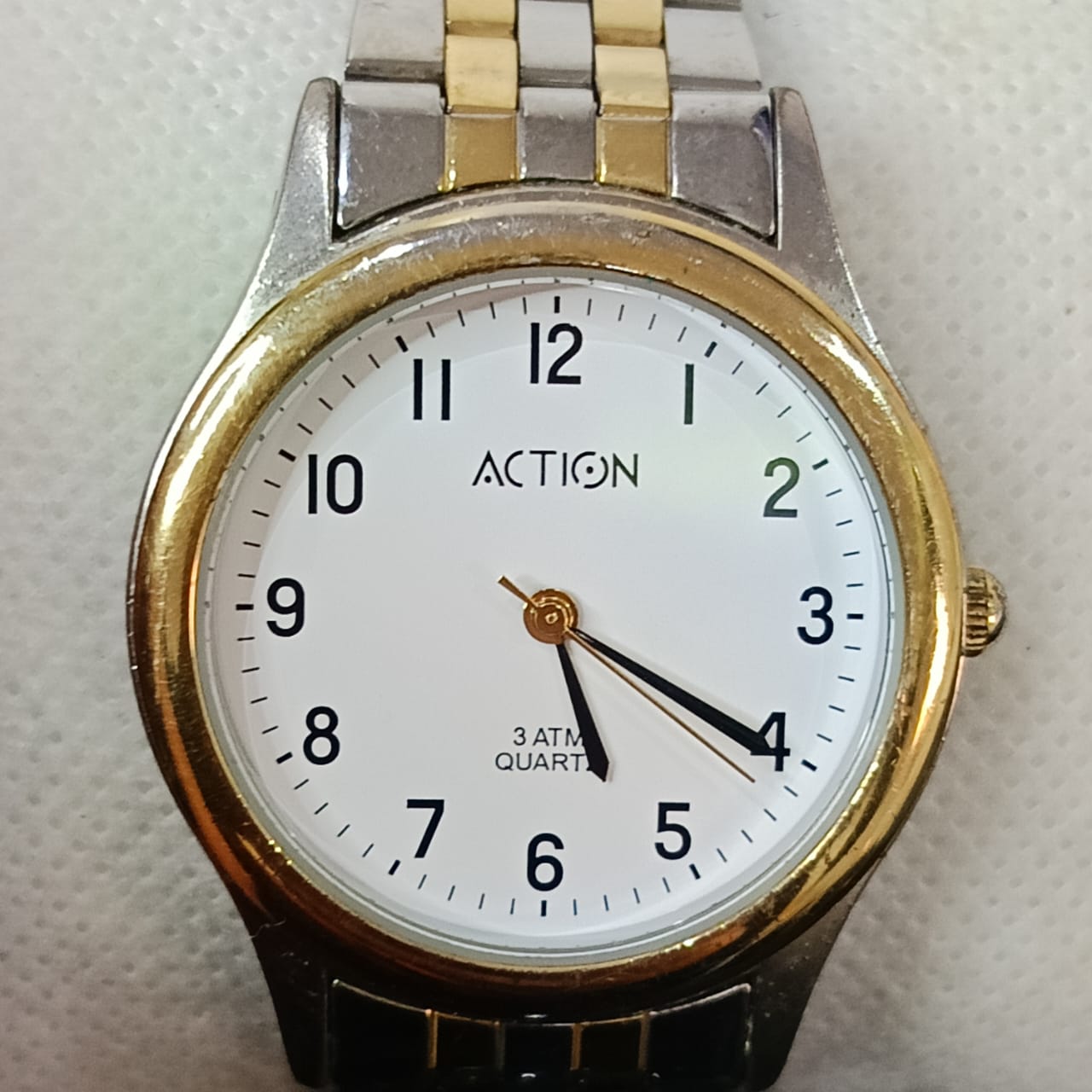 Montre action classique original