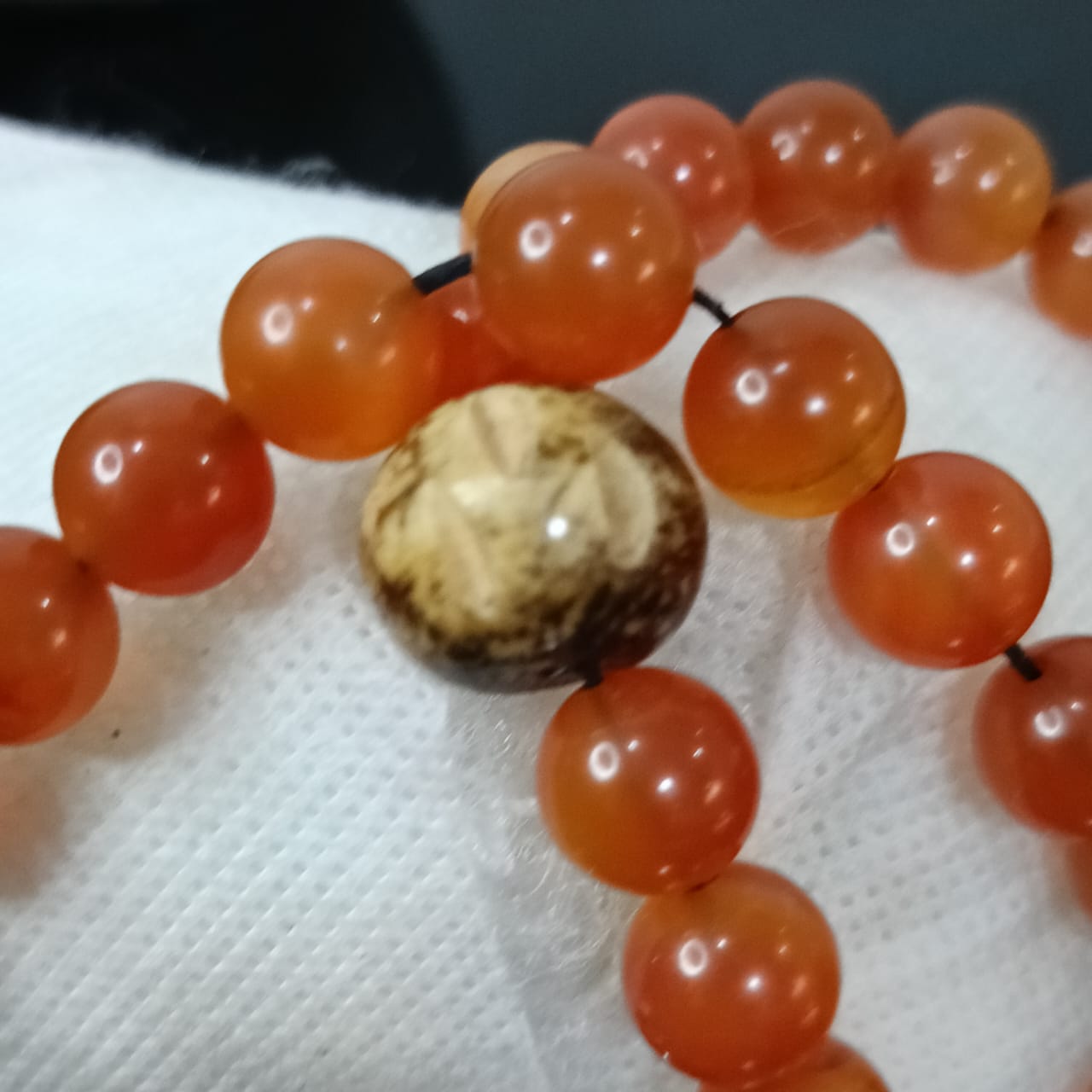 سبحة تحفة بحجر عقيق مشمشي