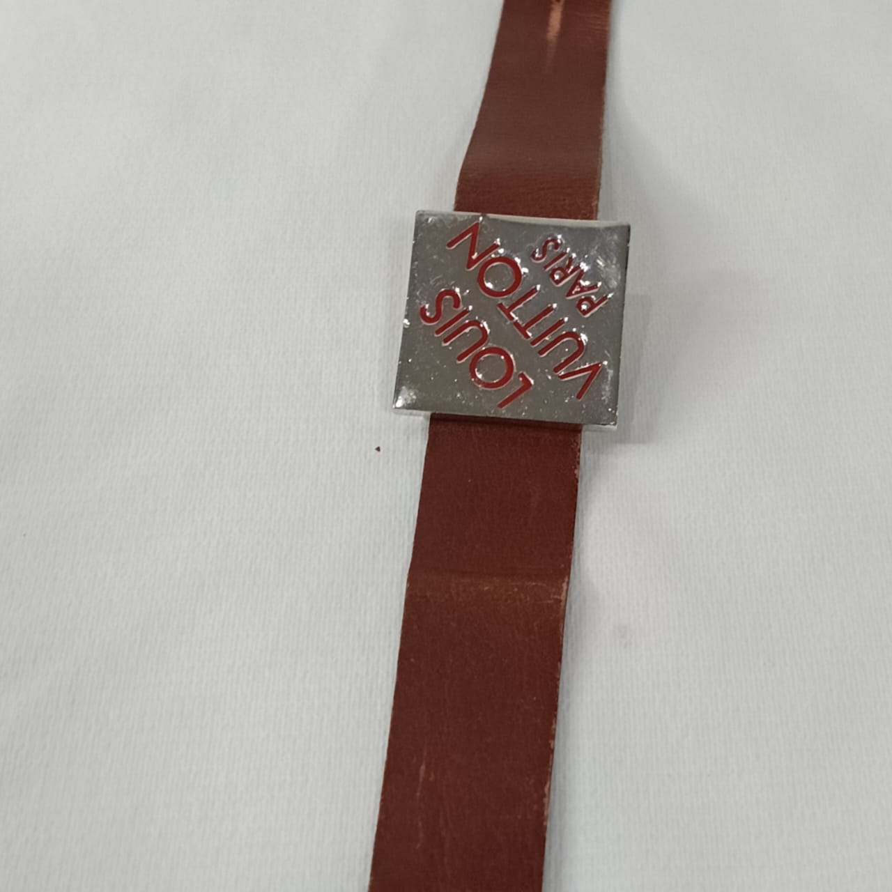 Bracelet en cuir Loui Vuitton