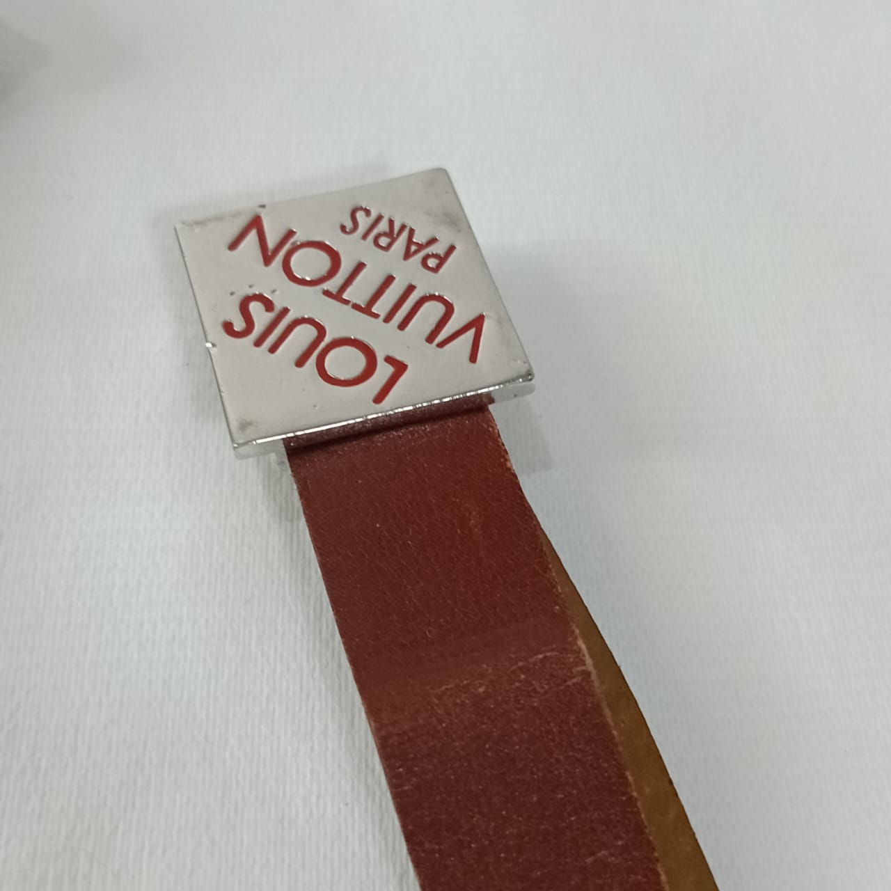 Bracelet en cuir Loui Vuitton