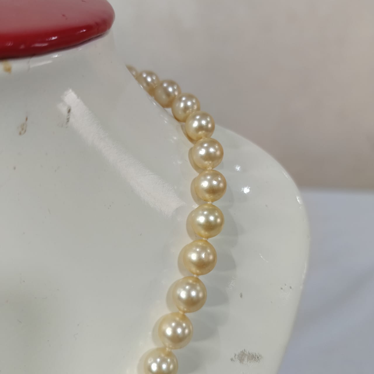 عقد تحفة لؤلؤ اصطناعي لامع