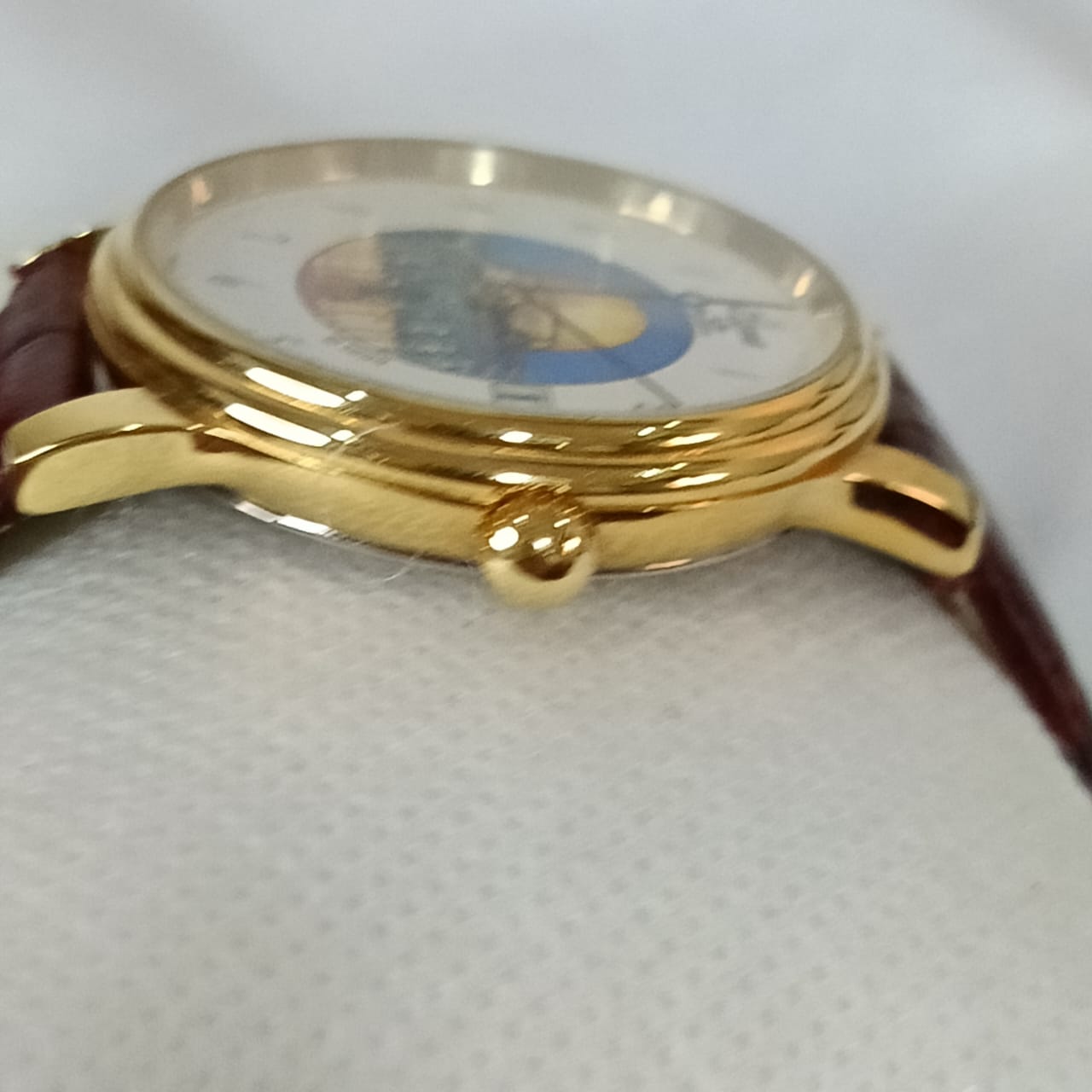 Montre muslima مسلمة automatique suisse original en plaqué or 10m 35000da