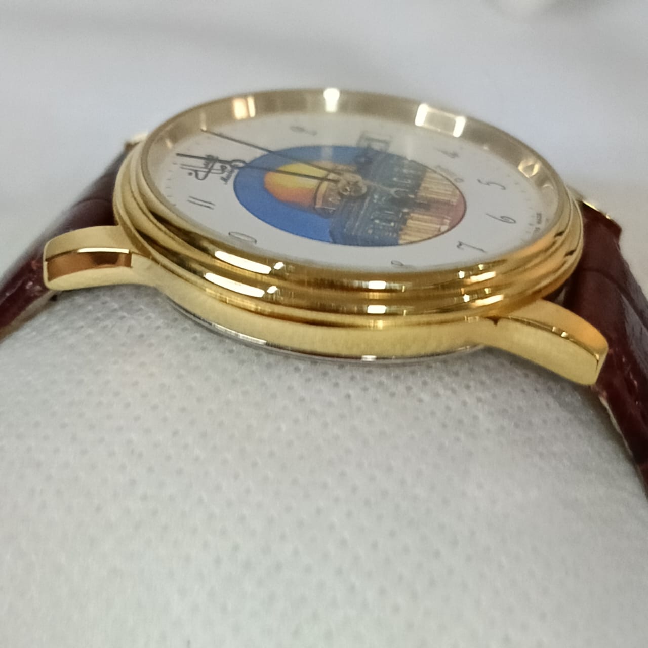 Montre muslima مسلمة automatique suisse original en plaqué or 10m 35000da
