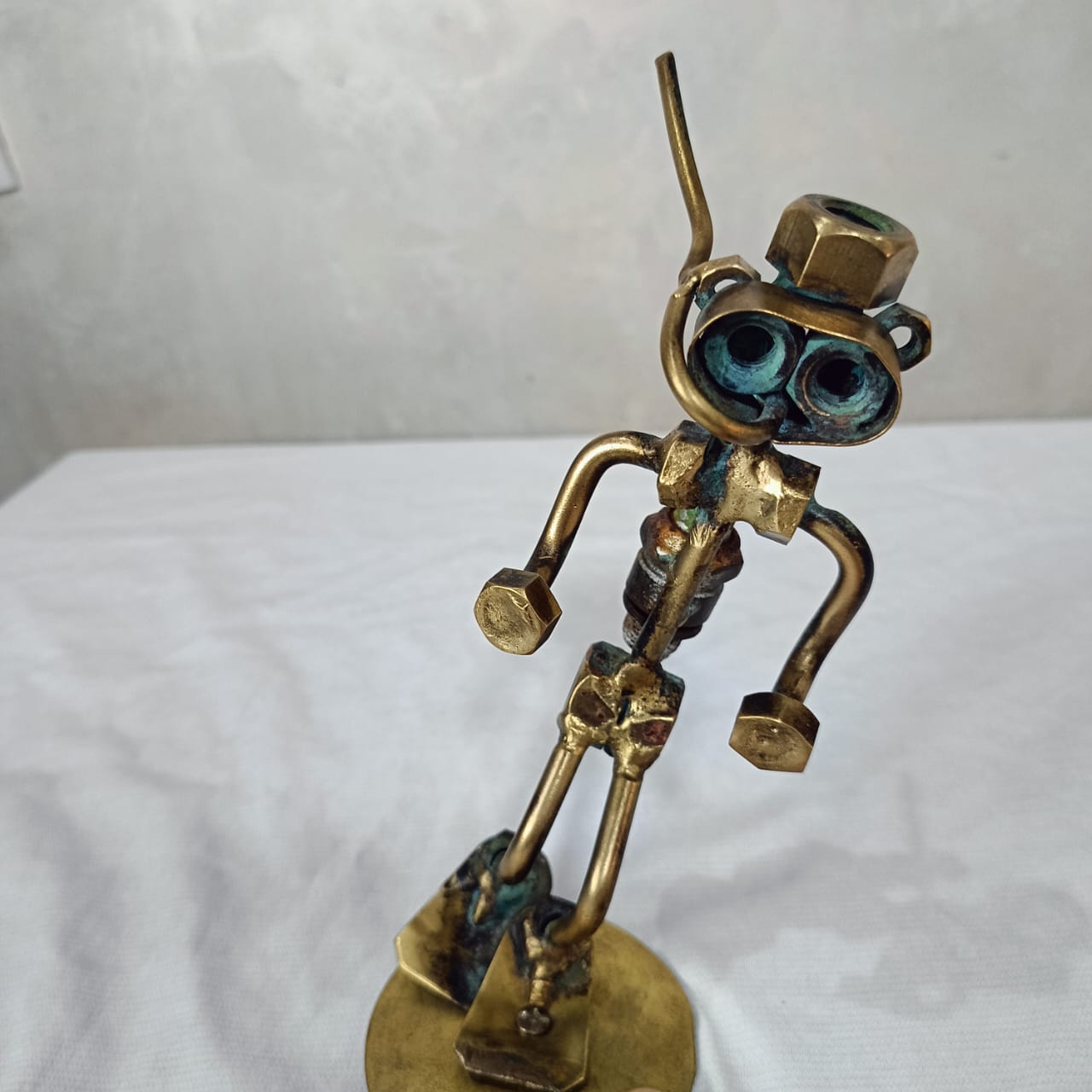 Ancien statut en bronze doré