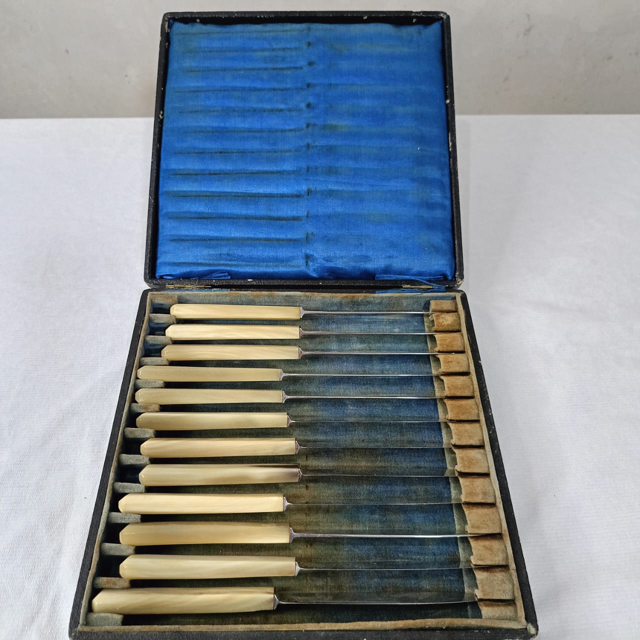 Coffret argenté antique vintage 12 pièce عااج