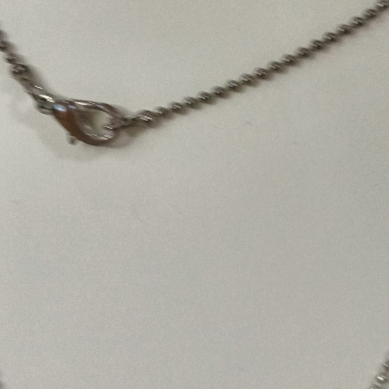 سلسلة بلاكي أبيض