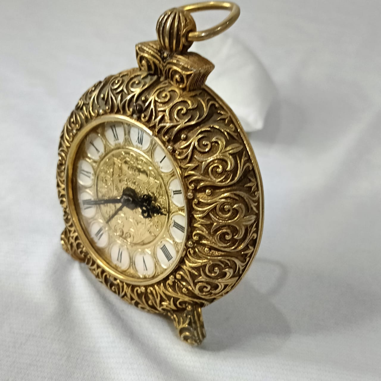 Ancienne pendule en bronze doré mécanique vintage