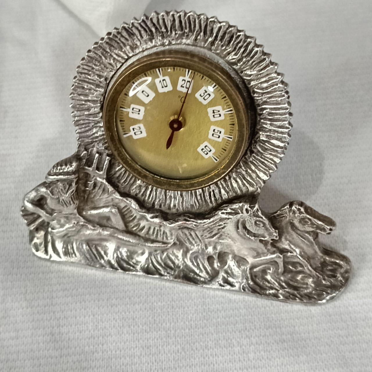 Thermométre en regule pièce unique argenté antique