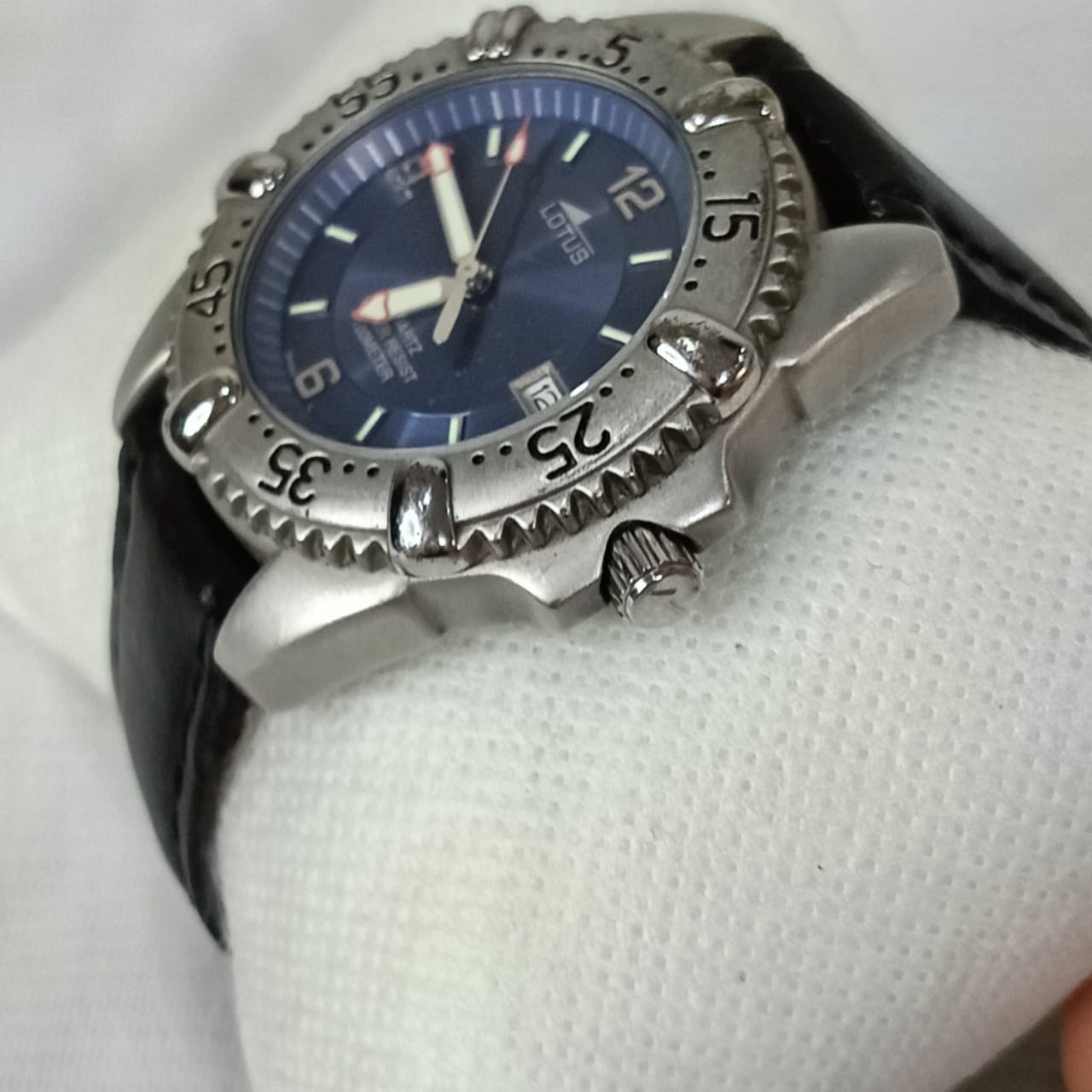 Montre lotus Quartz original