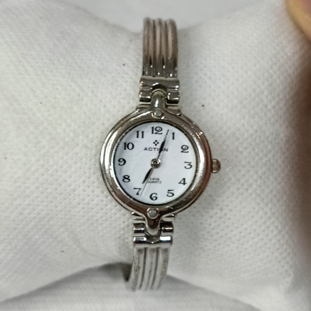 Montre action original femme Quartz
