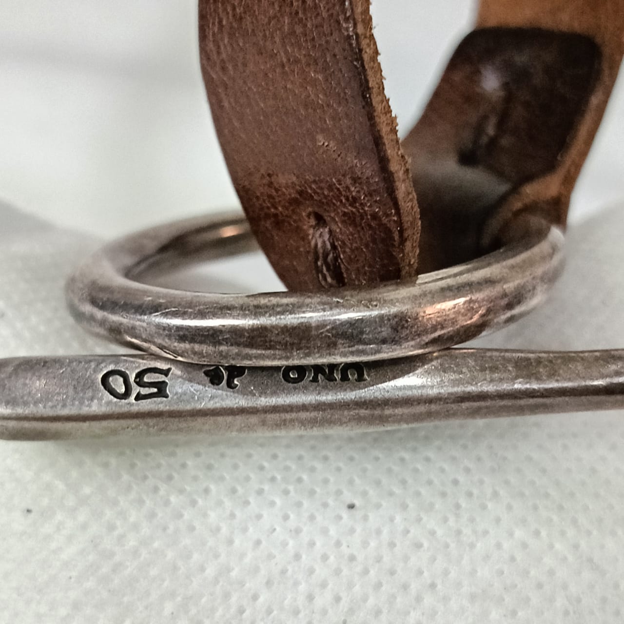 Bracelet en cuir argenté antique original
