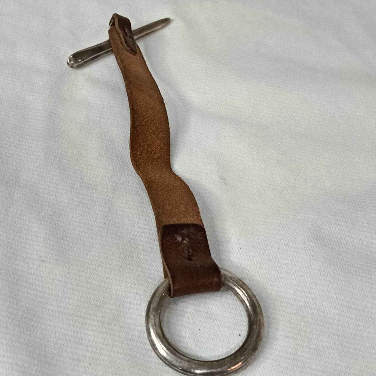 Bracelet en cuir argenté antique original