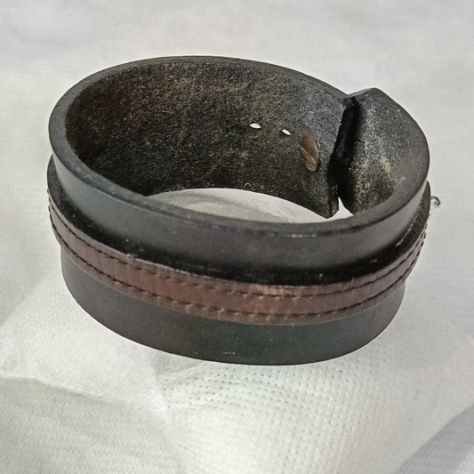 Bracelet en cuir  antique original