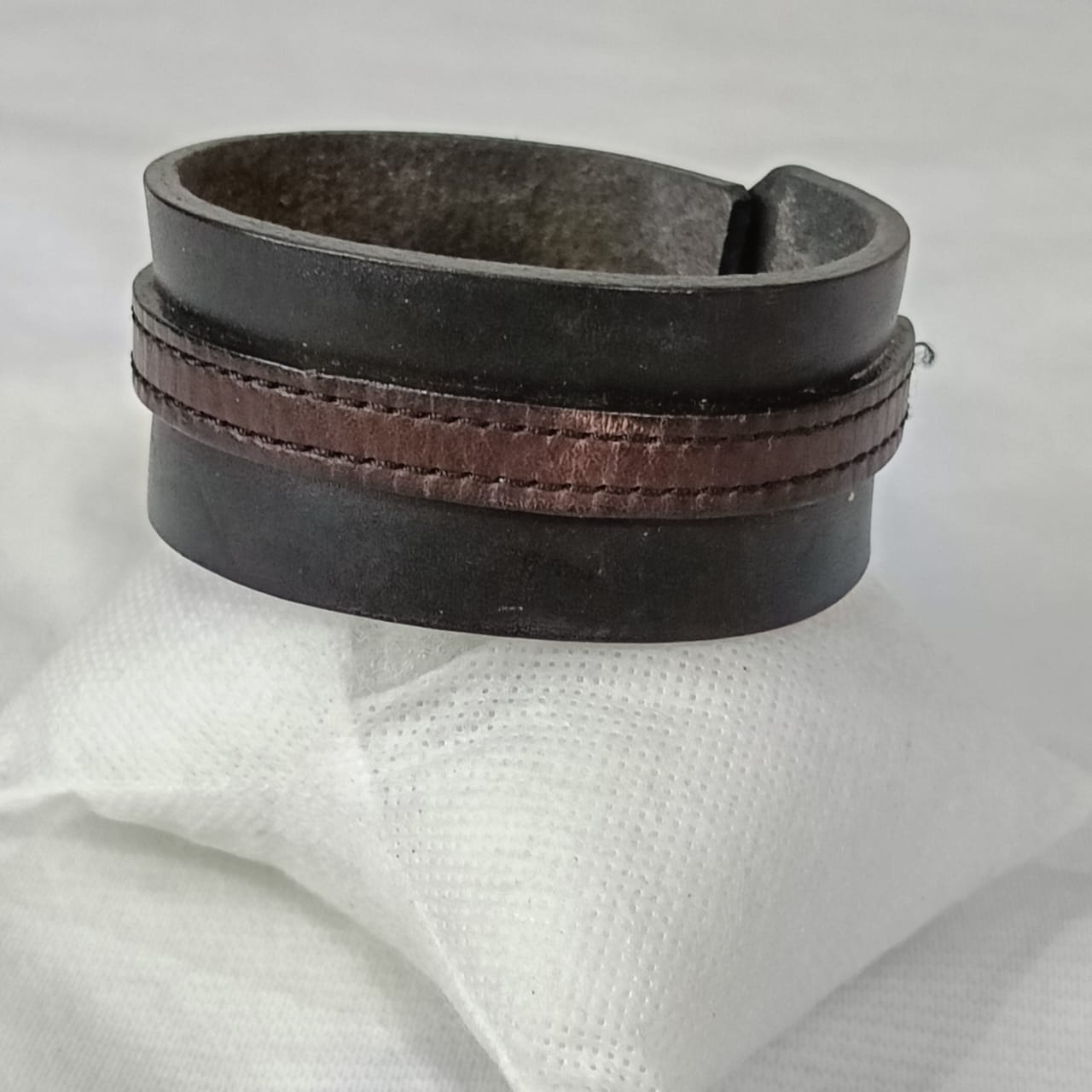 Bracelet en cuir  antique original