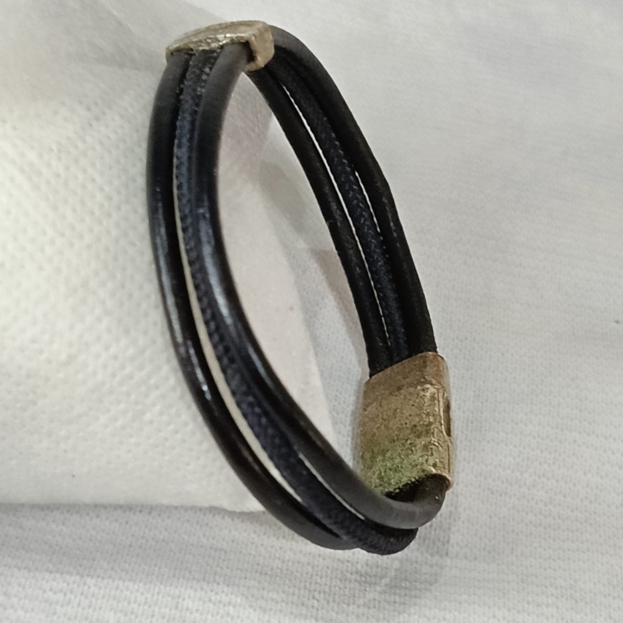 Bracelet en cuir argenté antique original